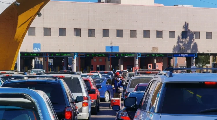 Caos En La Frontera Falla Inform Tica Causa Largas Filas En Cruce