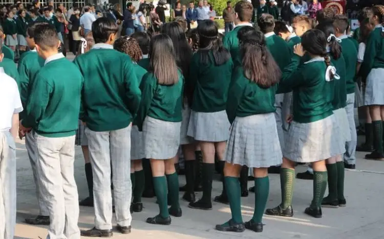 Tragedia escolar: Niña de 13 años es brutalmente acuchillada por compañero de clases