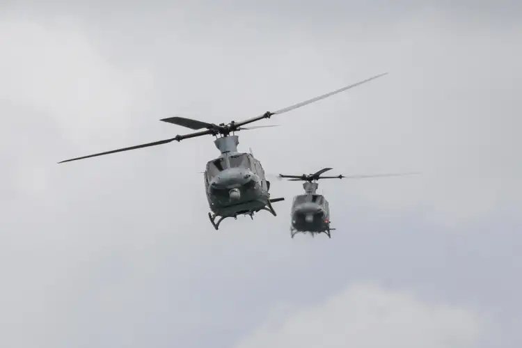 VIDEO: Festejo aéreo termina en colisión de helicópteros militares y causa 10 víctimas mortales
