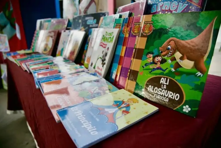 Se conmemora el Día Internacional del Libro y Día de la Niñez en comunidad escolar