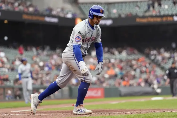 Bat de Lindor guía  a Mets VIDEO