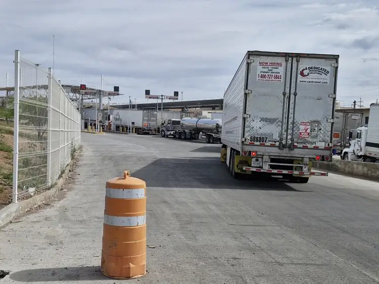Conflictos en Aduana de Nogales: Retrasos y tensiones en el cruce