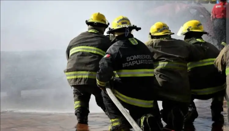 Héroe: Pequeño salva a su hermano menor de horrendo incendio en su casa