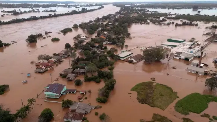 Impactantes FOTOS: Extremas lluvias en Brasil cobran 31 víctimas mortales y dejan 74 desaparecidos