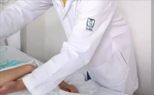Hombre se viste de doctor para entrar a hospital del IMSS para hacerle lo peor a un paciente