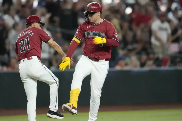 Diamondbacks detienen racha negativa con una victoria sobre Padres VIDEO