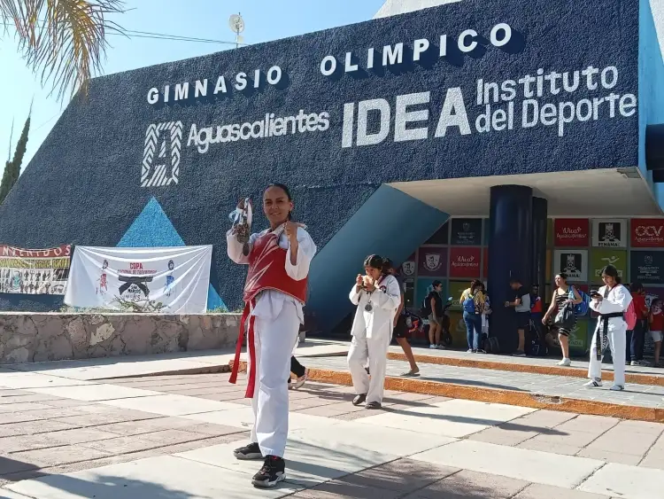 Triunfa en Taekwondo: Lourdes García se corona con oro en Aguascalientes