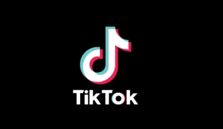 Querida influencer de TikTok, anuncia su muerte en VIDEO, padecía una terrible enfermedad