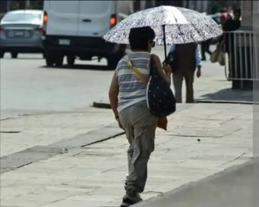 Advierten por la ola de calor en México y Salud lanza recomendaciones para mantenerse hidratado