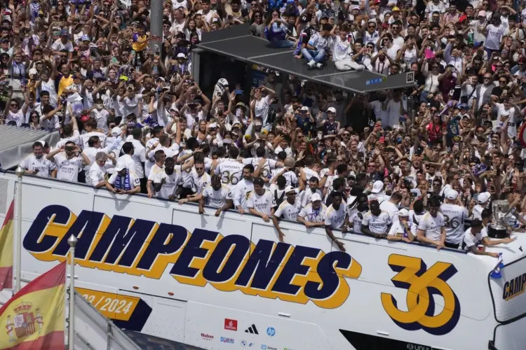 Celebra Real Madrid conquista de la Liga rumbo a la final de la Champions