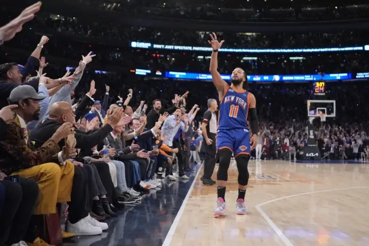 Knicks arrasan a Pacers y quedan a un paso de la final del Este VIDEO