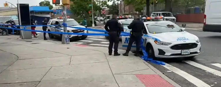 Escalofriante ataque en plena luz del día en Queens