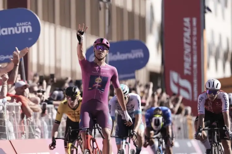 Giro de Italia: Jonathan Milan logra su tercera victoria en la etapa trece VIDEO