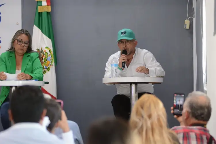 “El Báez”, candidato independiente de Nogales agradece participación en foro estudiantil