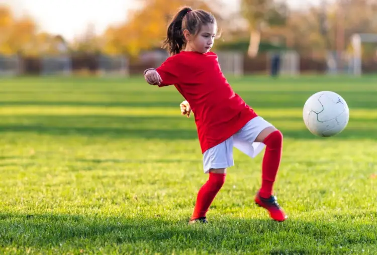 Empoderando con el balón a la mujer:  Día Mundial del Fútbol Femenino