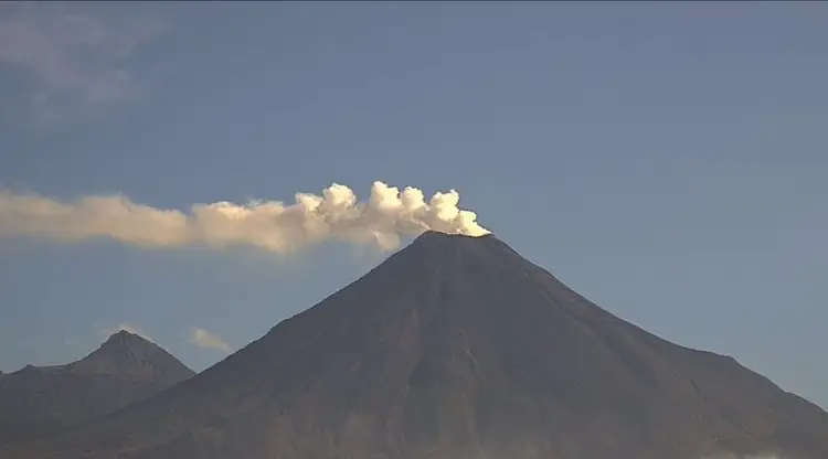 Alerta amarilla: Volcán en México mantiene intensa actividad con sismos y derrumbes