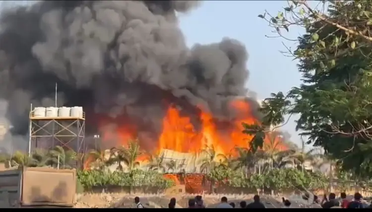 FUERTE VIDEO: Arde estructura en parque de diversiones y confirman a varios niños muertos