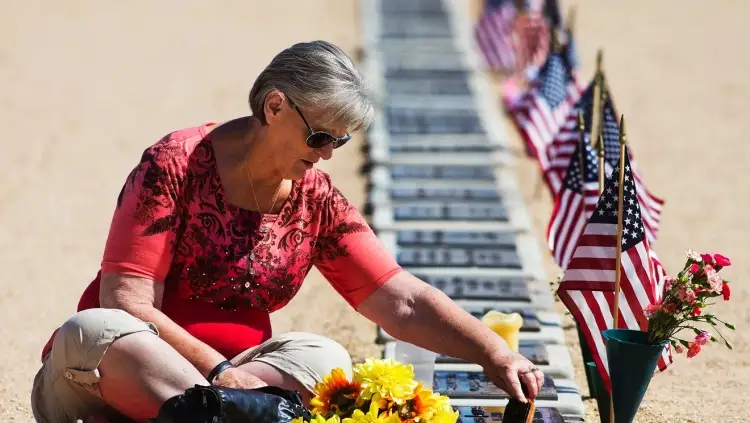 Honor a los Caídos: Bandera a Media Asta en Arizona y Estados Unidos