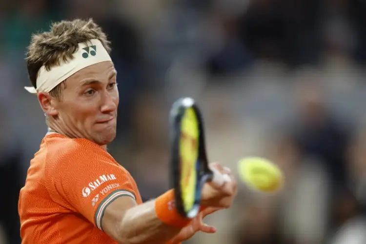 Casper Ruud se impone en Roland Garros VIDEO