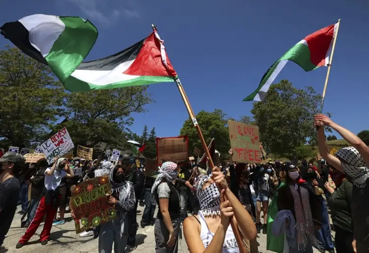 Operativo policial desaloja campamento pro-palestino en la Universidad de California, Santa Cruz