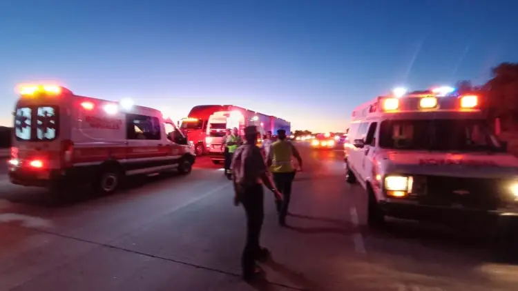 Choque en la carretera internacional deja 8 personas lesionadas al sur de Nogales