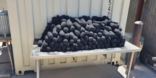 Descubren más de 140 kilos de drogas ocultas entre carbón en cruce fronterizo de Nogales