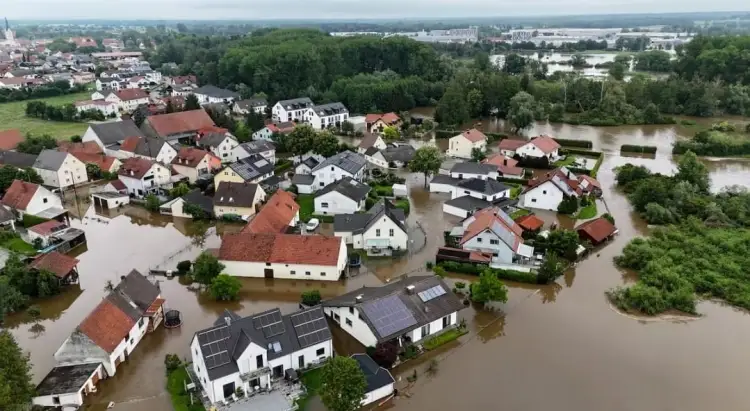 Inundaciones dejan bajo el agua a poblaciones enteras y confirman varios muertos