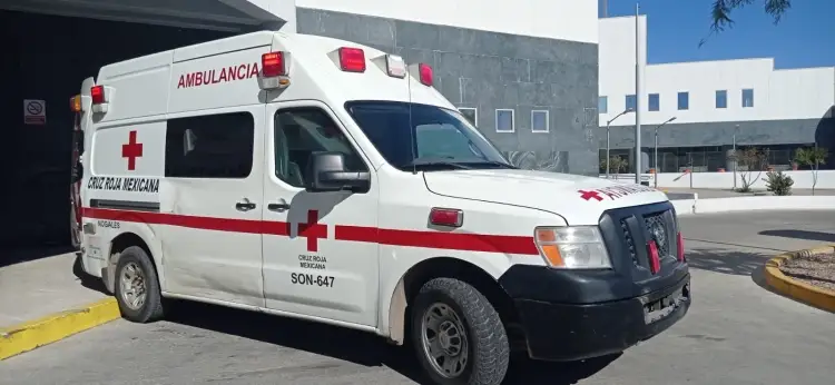 Hombre hospitalizado por descarga de alto voltaje en Nogales