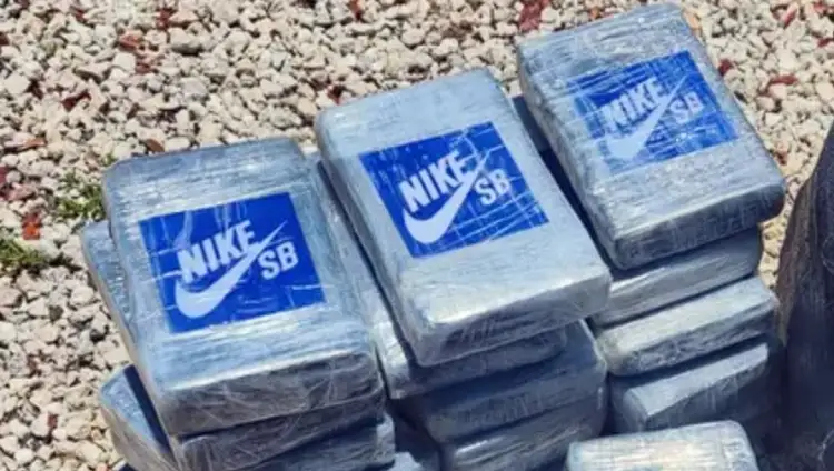 Florida: Descubrimiento de cocaína con etiquetas falsas Nike