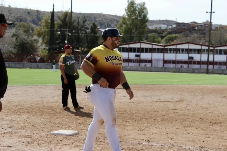 Internacionales apalean a los Cachorros