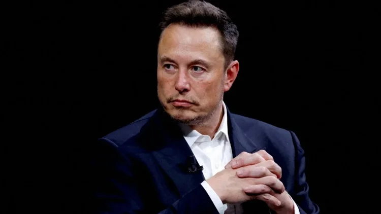 El CEO de Tesla, Elon Musk, critica la asociación entre Apple y OpenAI