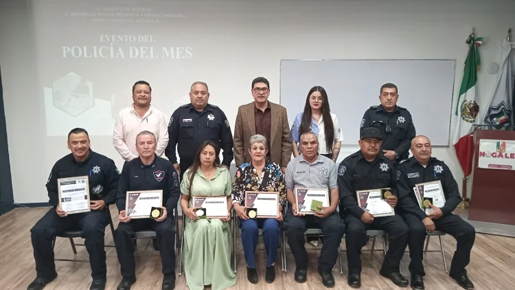 Reconocen a policías de Nogales en ceremonia