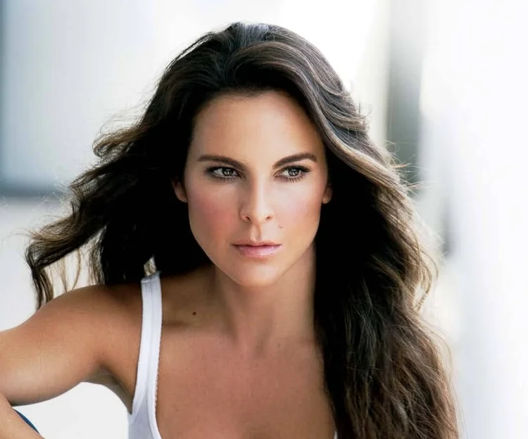 Kate del Castillo actriz mexicana enfrenta crisis de salud sin cura