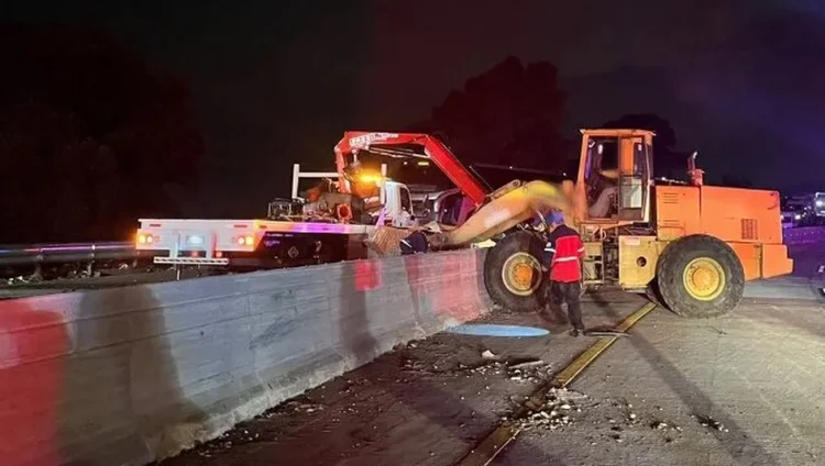 Catástrofe en autopista México-Puebla deja 3 muertos y 2 heridos