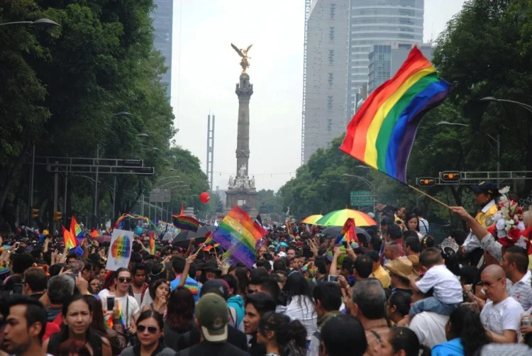 Prohibidas las terapias de conversión en México; LGBTs y ONU celebran