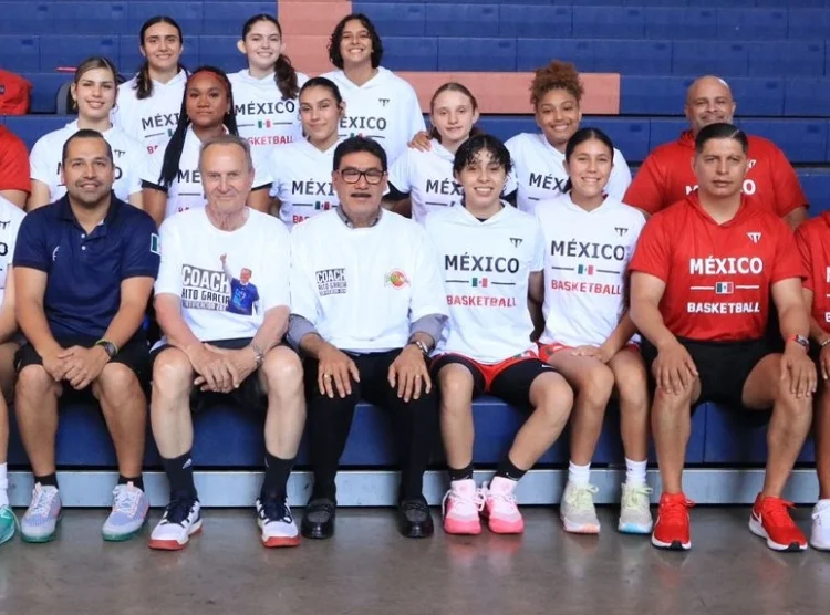 Visita Nogales coach medallista de plata