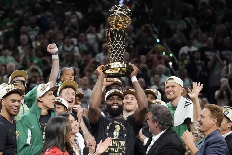 Celtics conquistan el cetro 18 VIDEO