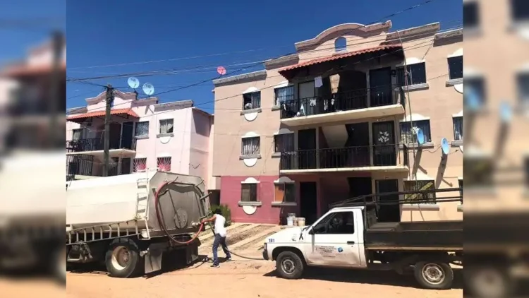 Buscan regular el costo del agua entre piperos en Nogales