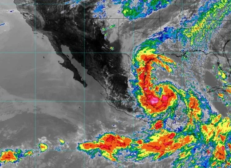 ¡Alerta! Tormenta tropical Alberto se acerca a México: Precaución y refugios activados.