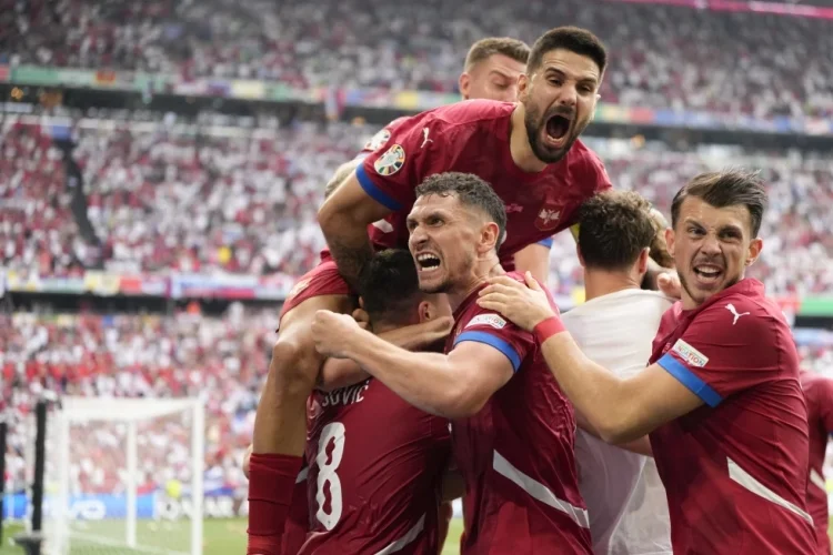 Alcanza Serbia empate agónico ante Eslovenia