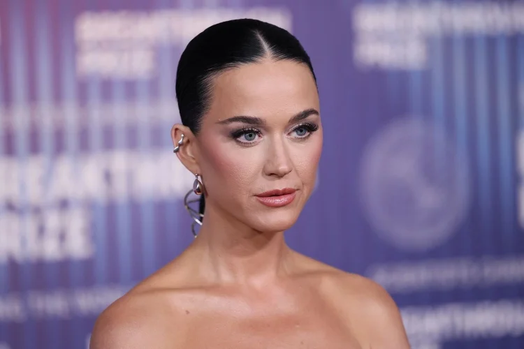 Katy Perry envuelta en polémica por ser acusada de acoso sexual