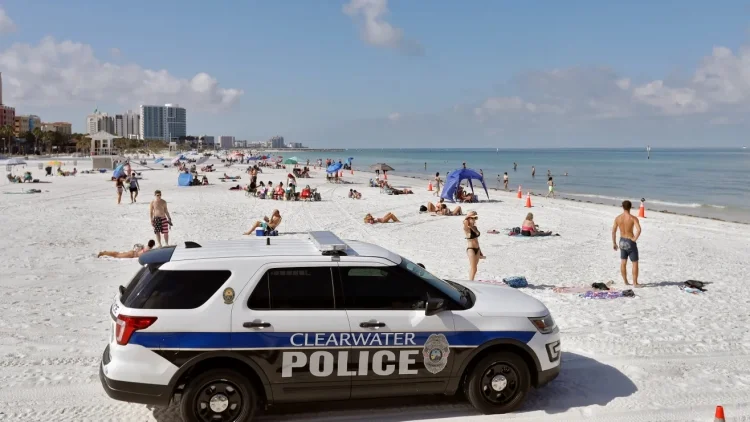 Tragedia en las playas de Florida: Fuerte oleaje cobra la vida de seis turistas.