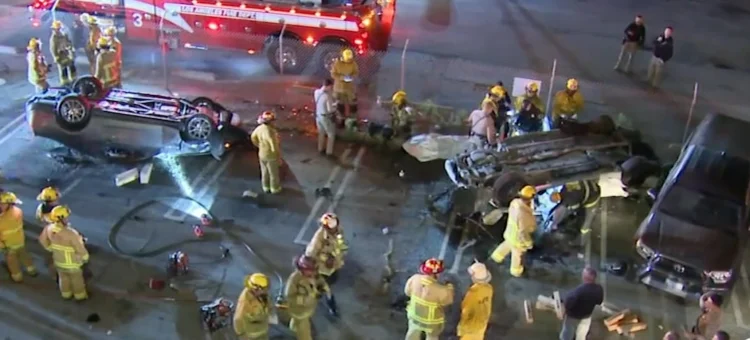 Tragedia en LAX: Dos jóvenes mueren al caer desde rampa de autopista