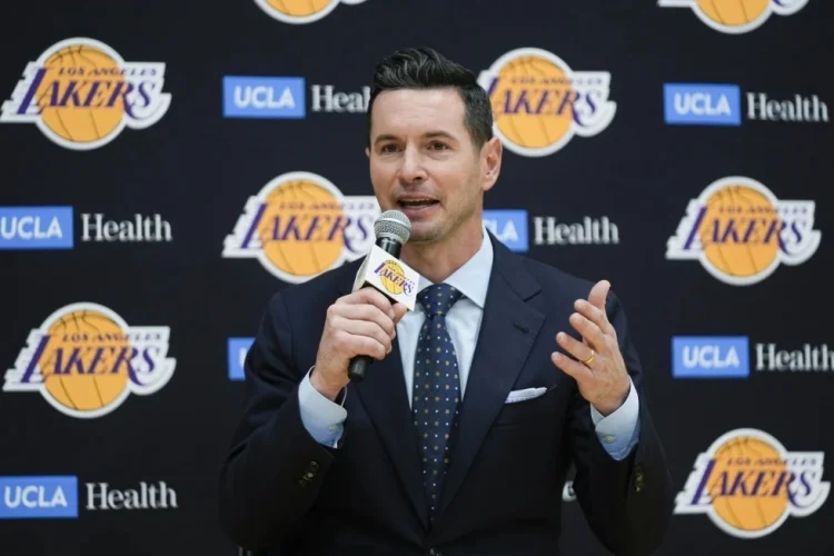 Redick deja podcast con LeBron para ser entrenador de los Lakers VIDEO