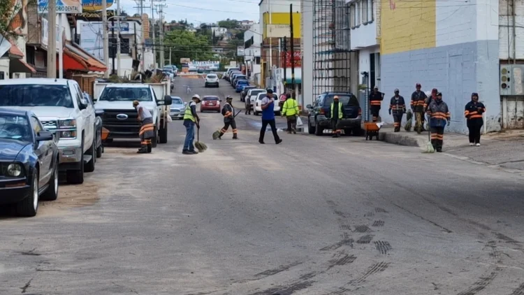 Intensifican limpieza de calles para evitar inundaciones en Nogales