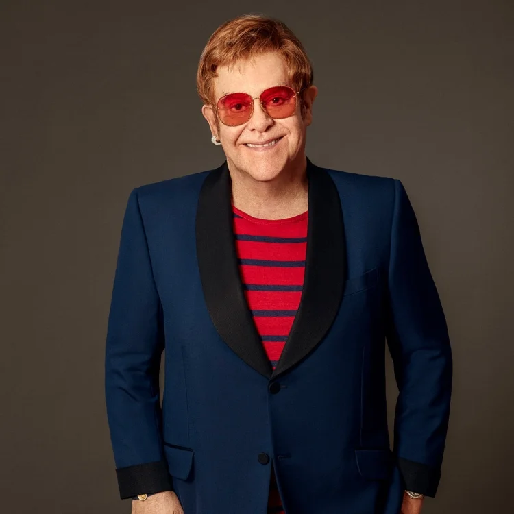Elton John subasta su armario en eBay para beneficencia