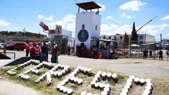 Alcalde en Puebla preso por feminicidio de su esposa