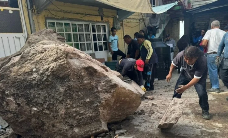 Deslizamiento de rocas en CDMX por lluvias: 5 familias afectadas y evacuadas