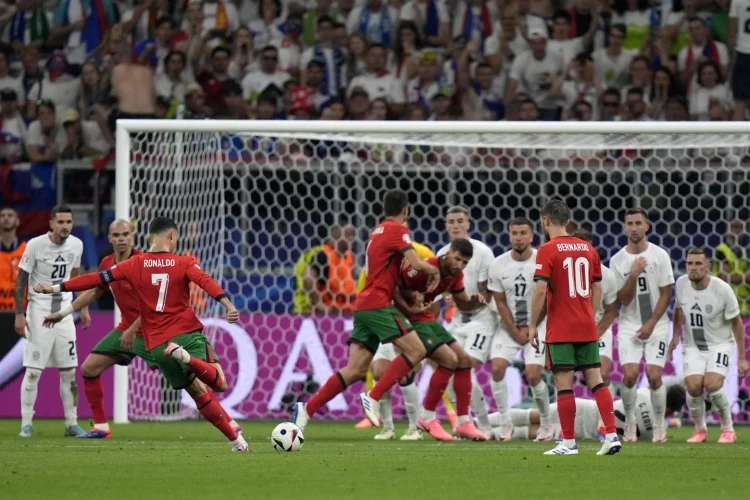 Ronaldo llora, Costa brilla: Portugal a cuartos tras drama épico