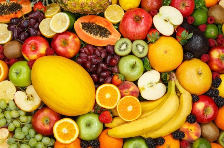 Promueven el consumo de frutas en el Día Internacional de la Fruta
